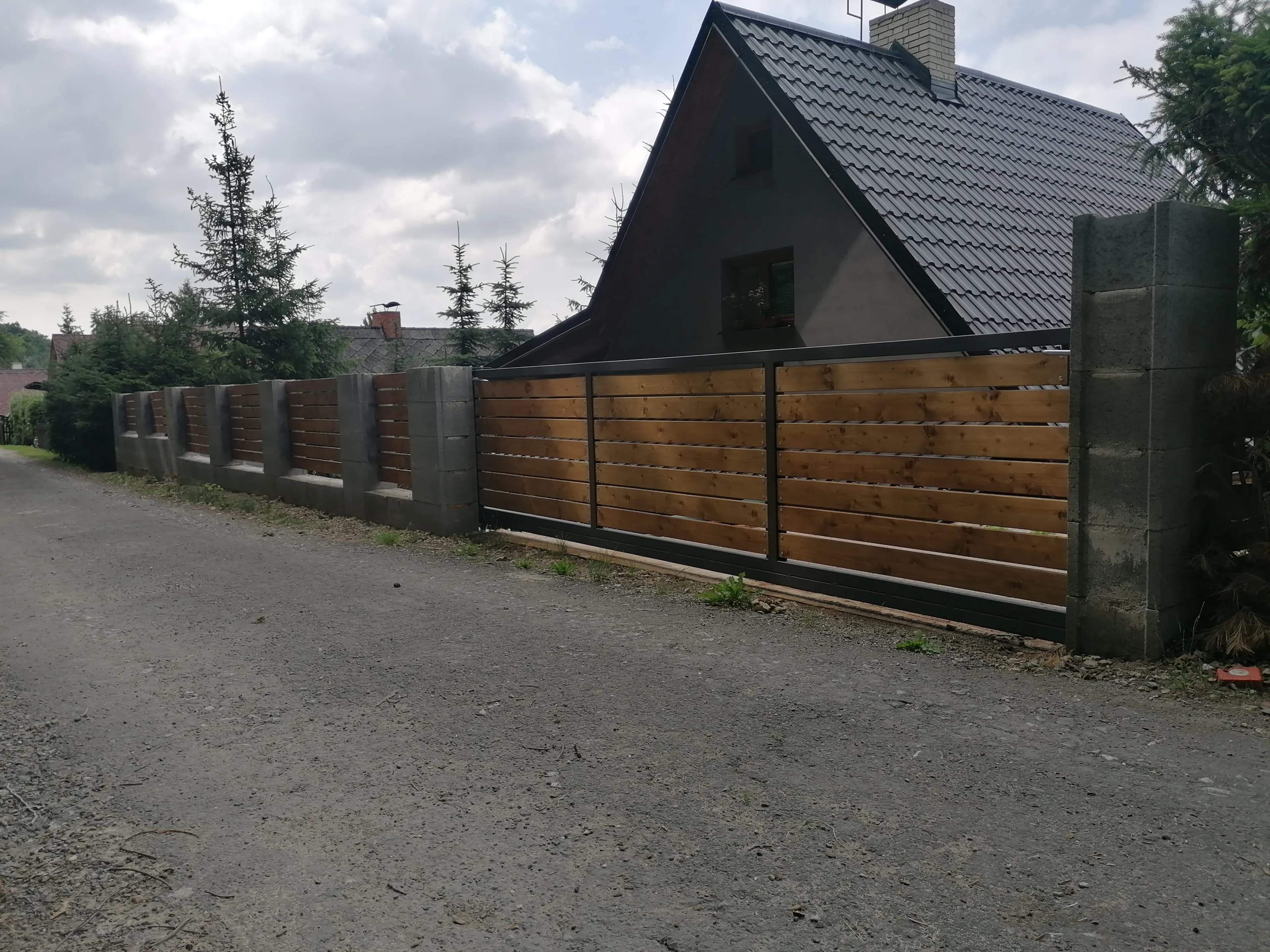 Pojezdová brána na míru